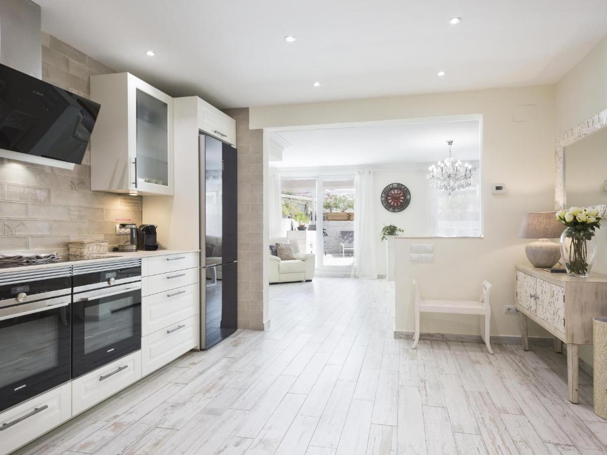 Sitges Spaces Mediterranean Apartments 4 Bedroom, 4 Bathroom, Huge Terrace, Jacuzzi- Sleeps 9 Eksteriør billede